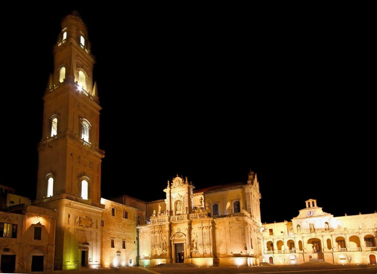 Ferienwohnung Dimora Dei Baroni Lecce Exterior foto